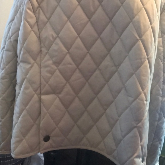 Tommy Hilfiger Quilted Style Coat w/ Plaid Lining - Picture 3 of 14